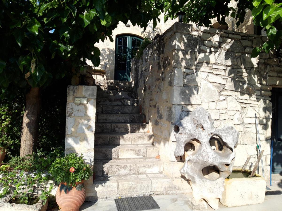 Villa Aloni Margarítai Exterior foto